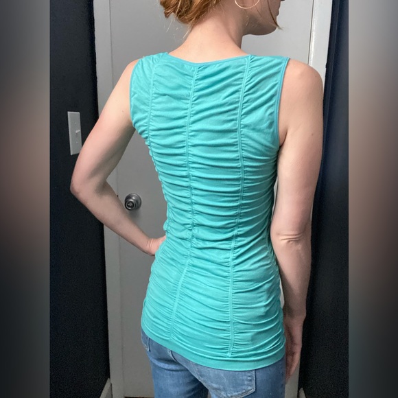 Flattering Ruched Top Tank - Picture 3 of 4